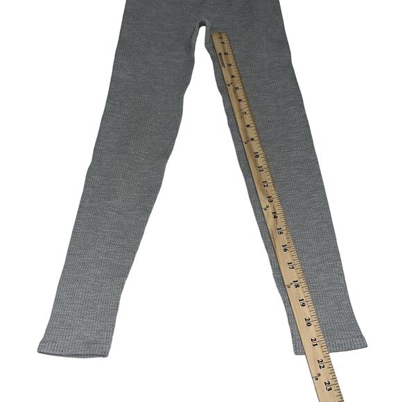 Fabletics Sz XS Gray Cable Knit 7/8 Legging - Picture 6 of 10